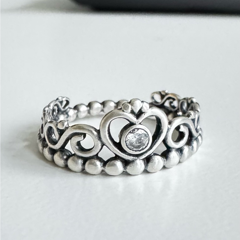 Pandora Silver Heart Swirl Ring